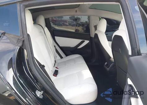 2018 Tesla Model 3 Long Range/Performance z USA, uszkodzony, nr VIN 5YJ3E1EB5JF100354